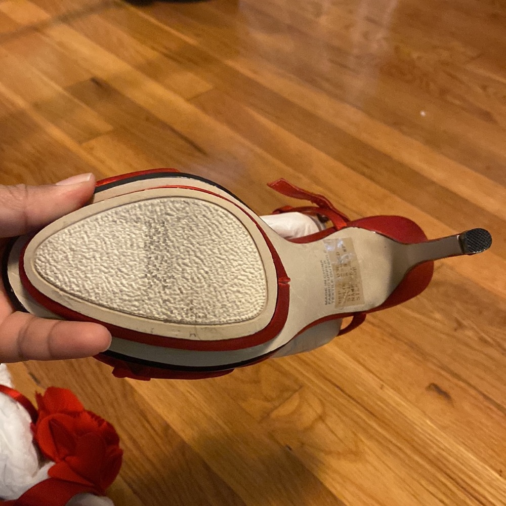 Shoes - Picture 4 of 4